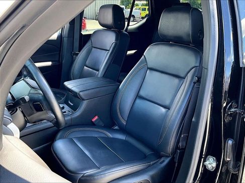 Used 2023 Chevrolet Traverse LT w/ LT Premium Package AWD/4WD image 10