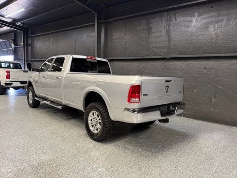Used 2018 RAM 2500 Laramie AWD/4WD image 3