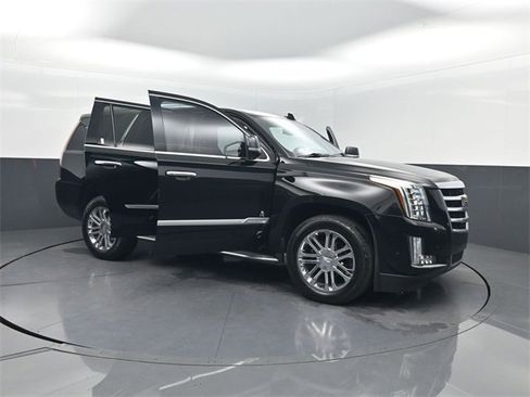 Used 2020 Cadillac Escalade 2WD image 42