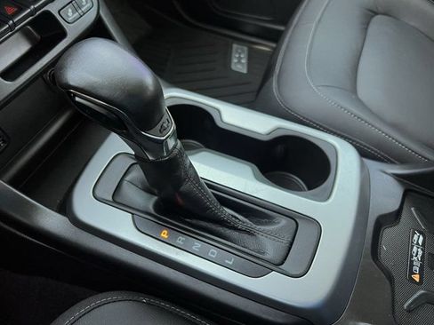 Used 2022 Chevrolet Colorado ZR2 AWD/4WD image 19