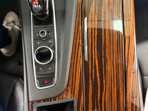 Used 2021 Cadillac Escalade Luxury AWD/4WD image 32