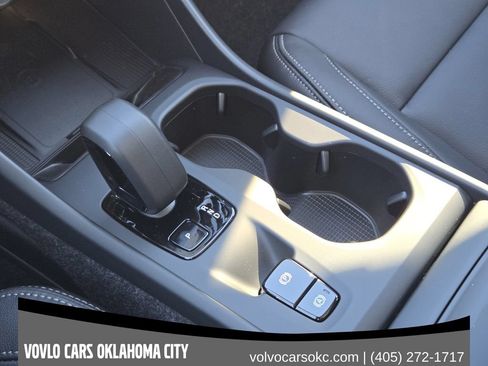 Used 2026 Volvo XC40 B4 Core w/ Protection Package Premier FWD image 20