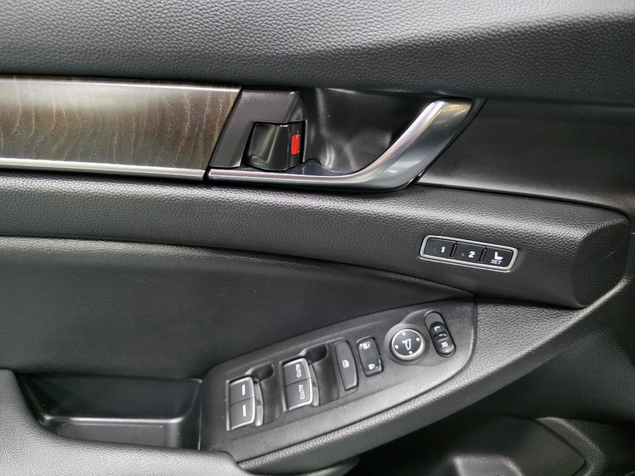Used 2022 Honda Accord EX-L image 18