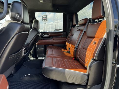 Used 2024 GMC Sierra 3500 Denali Ultimate image 32