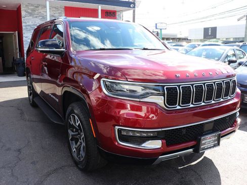 Used 2024 Jeep Wagoneer Series III AWD/4WD image 7