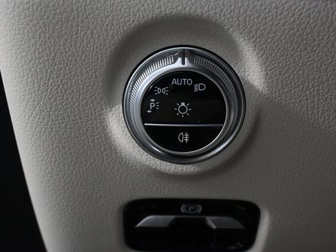 Certified 2022 Mercedes-Benz C 300 4MATIC Sedan image 9