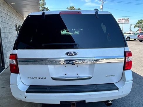 Used 2016 Ford Expedition Platinum RWD image 5