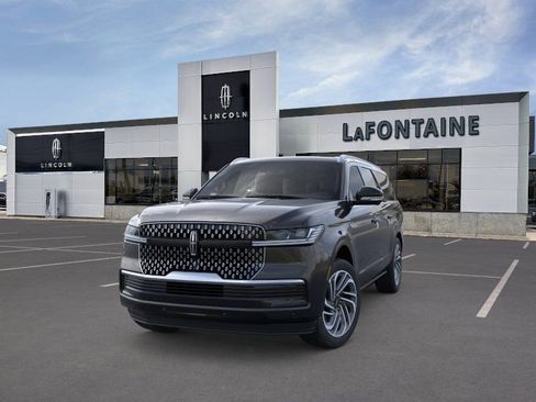 New 2026 Lincoln Navigator L Reserve AWD/4WD image 2