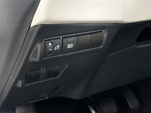 Certified 2024 Toyota Corolla Cross L FWD image 15
