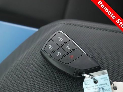 Used 2025 Chevrolet Equinox EV LT w/ Convenience Package image 3