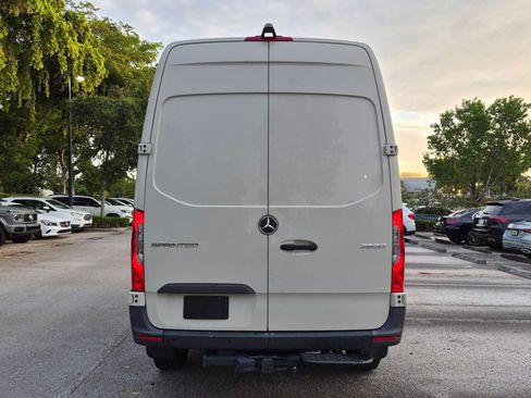 Used 2024 Mercedes-Benz Sprinter 2500 image 6