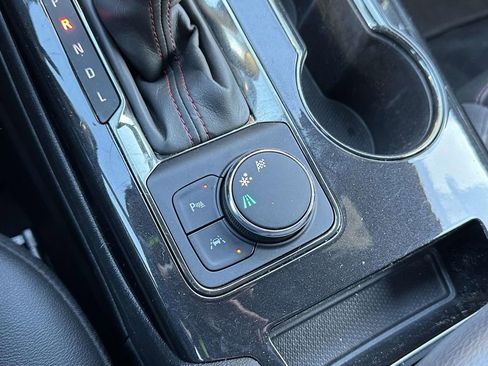 Used 2022 Chevrolet Blazer RS image 39