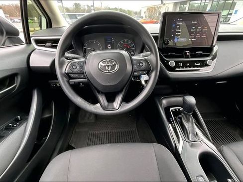 Used 2025 Toyota Corolla LE image 8