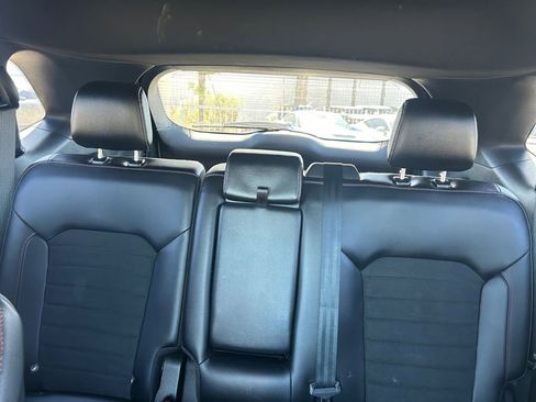 Certified 2023 Ford Edge ST-Line image 18