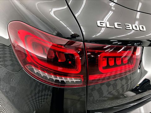 Used 2021 Mercedes-Benz GLC 300 image 27