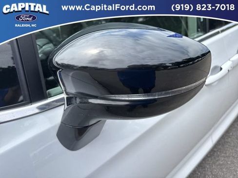 Used 2024 Chrysler Pacifica Touring-L FWD image 12