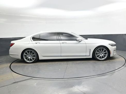 Used 2020 BMW 740i w/ Premium Package image 3