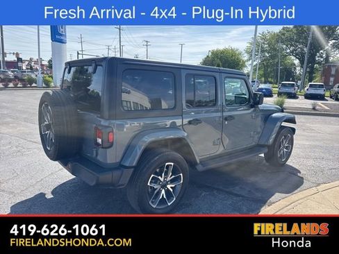 Used 2024 Jeep Wrangler Unlimited w/ Convenience Group AWD/4WD image 6