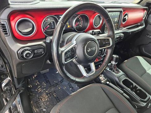Used 2019 Jeep Wrangler Unlimited Rubicon w/ Dual Top Group AWD/4WD image 10