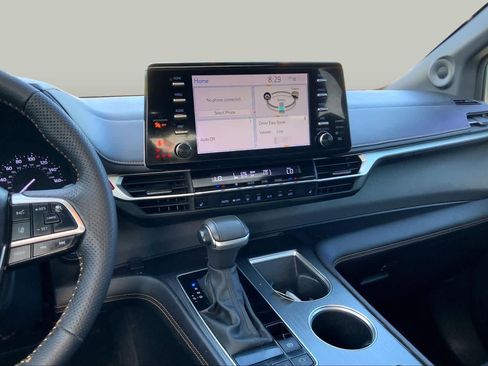 Used 2023 Toyota Sienna XLE Woodland Edition AWD/4WD image 7