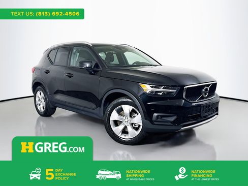 Used 2022 Volvo XC40 T4 Momentum FWD image 1