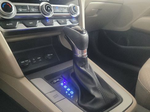 Used 2020 Hyundai Elantra SEL FWD image 26