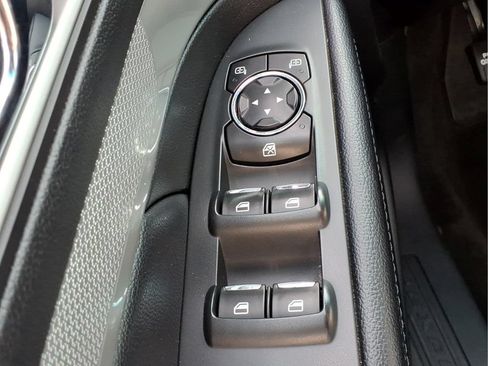Used 2017 Ford Explorer XLT FWD image 16