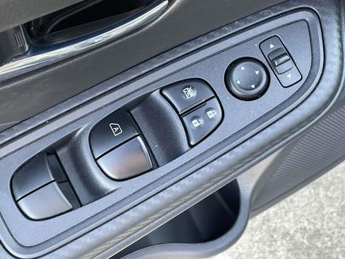 Used 2025 Nissan Versa SV w/ Trunk Package image 16