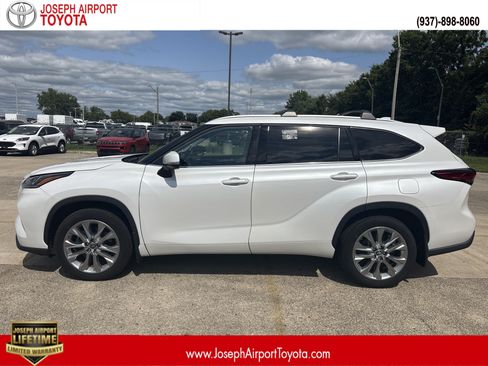 Used 2023 Toyota Highlander Limited AWD/4WD image 1