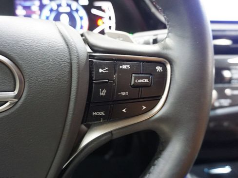 Used 2023 Lexus ES 350 w/ Premium Package FWD image 9