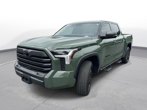 Used 2023 Toyota Tundra SR5 w/ SR5 Convenience Package RWD image 2