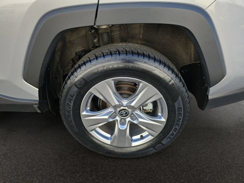 Used 2024 Toyota RAV4 XLE FWD image 46