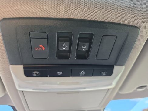 Used 2021 Nissan Rogue SL AWD/4WD image 33