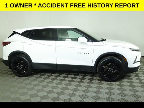 Used 2024 Chevrolet Blazer LT w/ Driver Confidence Package AWD/4WD image 2