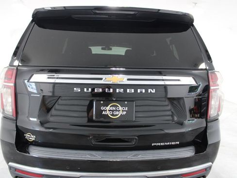 Used 2022 Chevrolet Suburban Premier RWD image 8