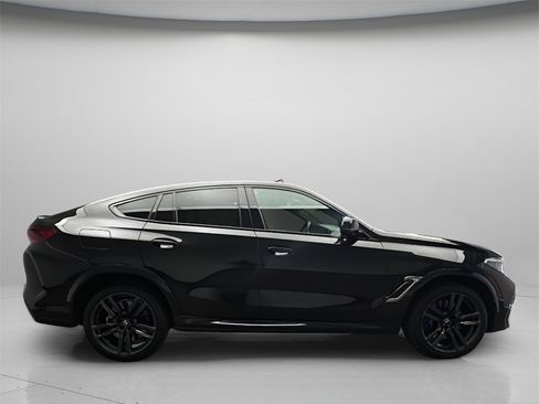 Used 2021 BMW X6 M w/ Executive Package image 8