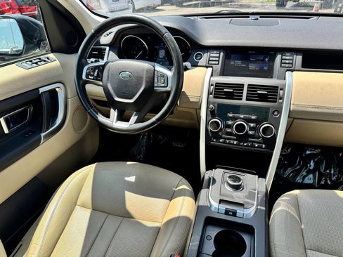Used 2018 Land Rover Discovery Sport HSE image 14