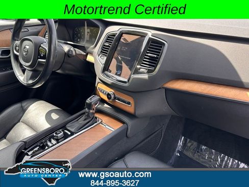 Used 2021 Volvo XC90 T6 Momentum w/ Protection Package image 18