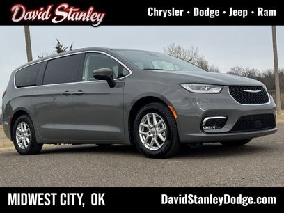 Certified 2023 Chrysler Pacifica Touring-L