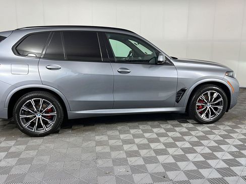 Certified 2024 BMW X5 xDrive40i w/ M Sport Package AWD/4WD image 3