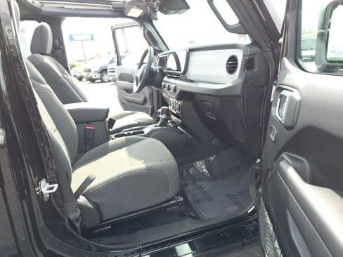 Used 2024 Jeep Wrangler Unlimited Sport AWD/4WD image 39