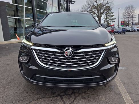 Used 2024 Buick Enclave Essence image 8