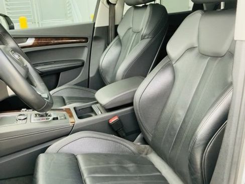 Used 2020 Audi Q5 2.0T Premium Plus w/ Premium Plus Package image 12