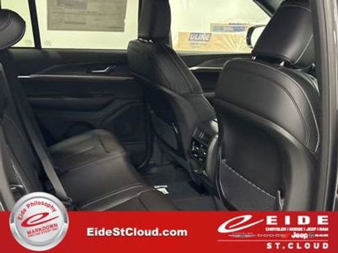 New 2025 Jeep Grand Cherokee Limited w/ Trailer Tow Package image 28