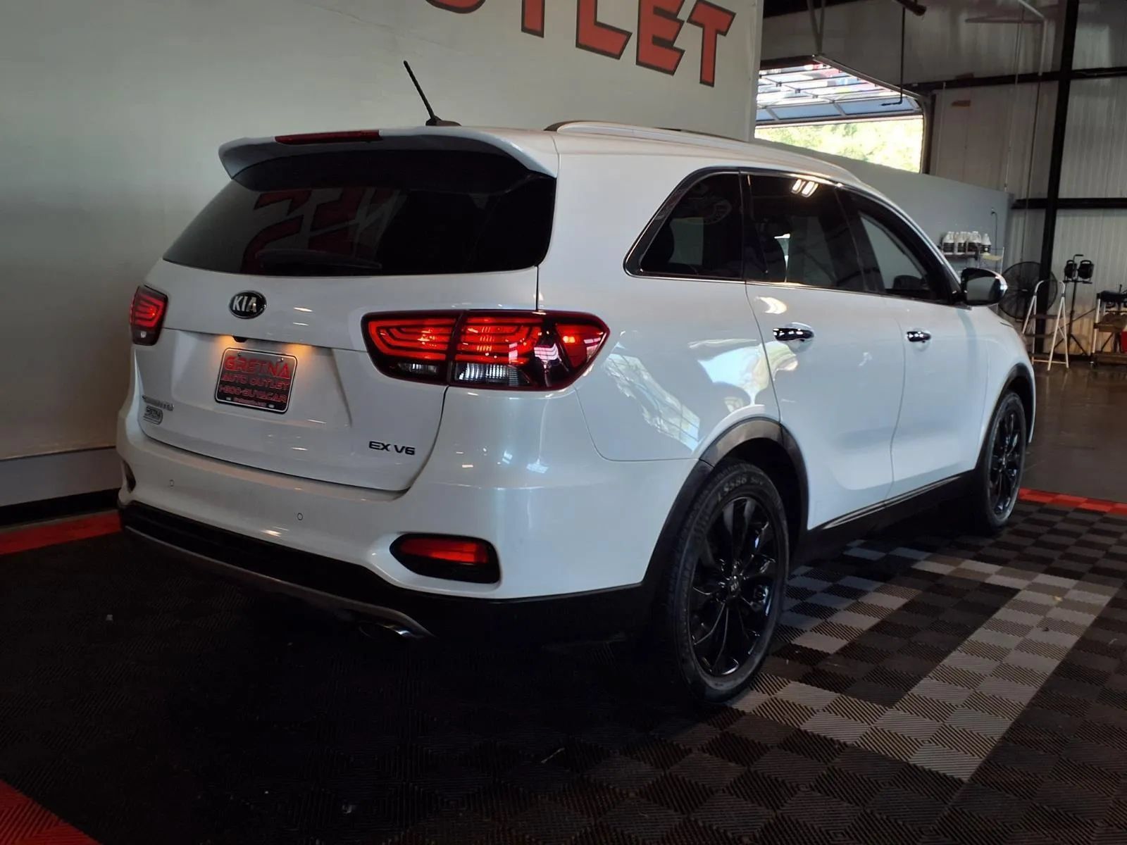 Used 2020 Kia Sorento EX FWD image 9