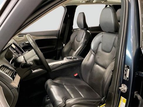 Certified 2024 Volvo XC90 B6 Ultimate w/ Lounge Package image 26