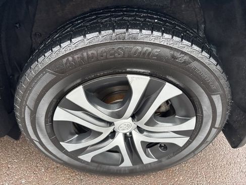 Used 2018 Toyota RAV4 LE image 31