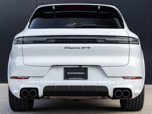 Certified 2025 Porsche Cayenne GTS AWD/4WD image 10