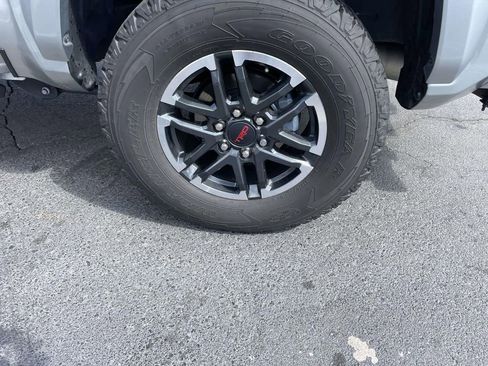 Used 2024 Toyota Tacoma TRD Sport image 22