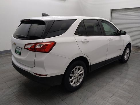 Used 2020 Chevrolet Equinox LS w/ LS Convenience Package FWD image 9